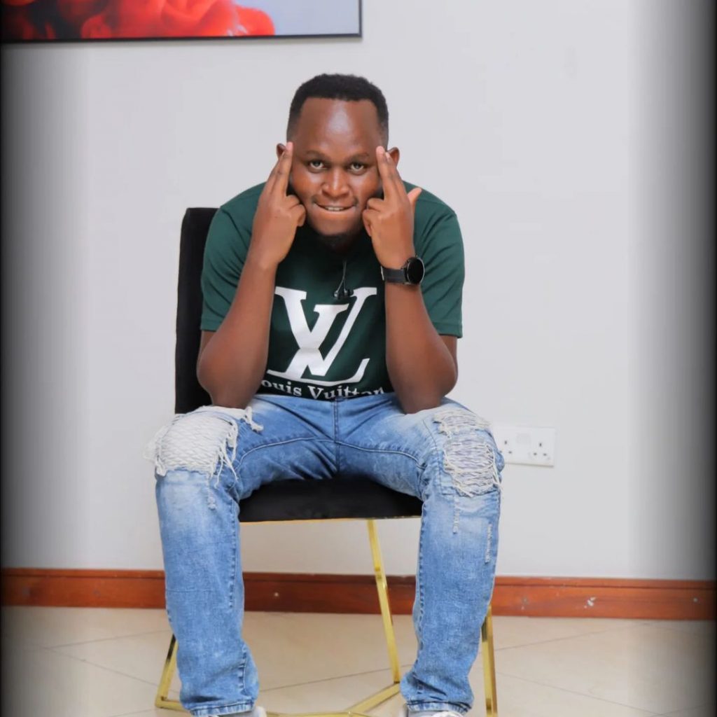 Commentator 254: Biography, Facts, Fame, YouTube and Story 2 Commentator 254
