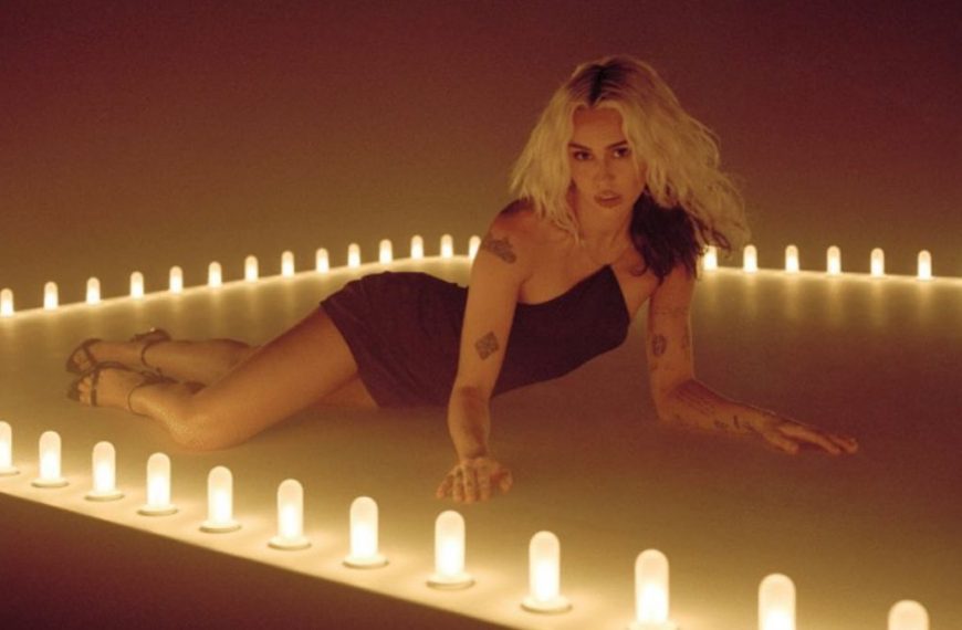 Miley Cyrus - River