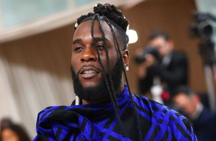 Burna Boy - Sittin on top of the World lyrics