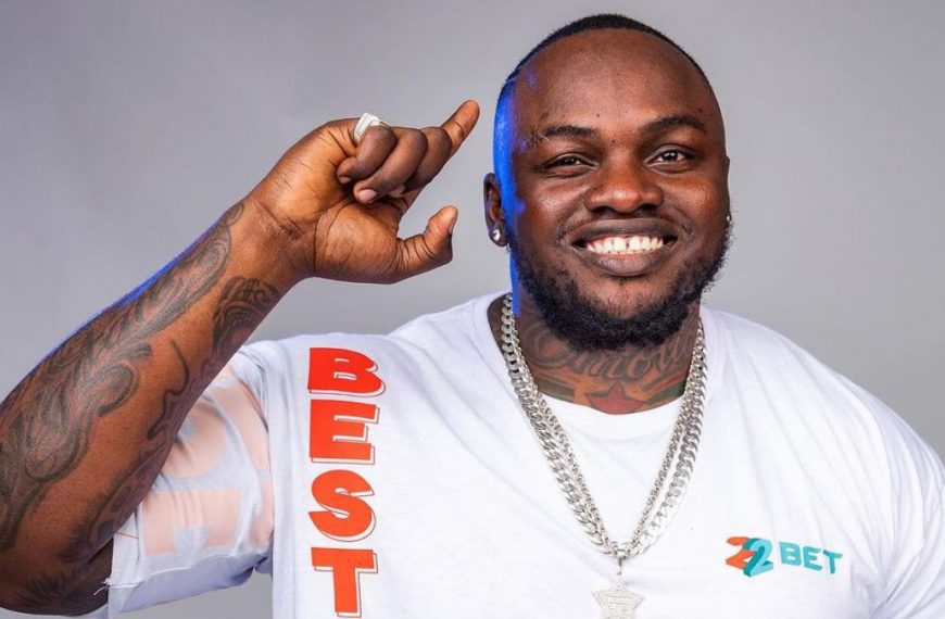Khaligraph Jones - Bongo Favour Lyrics