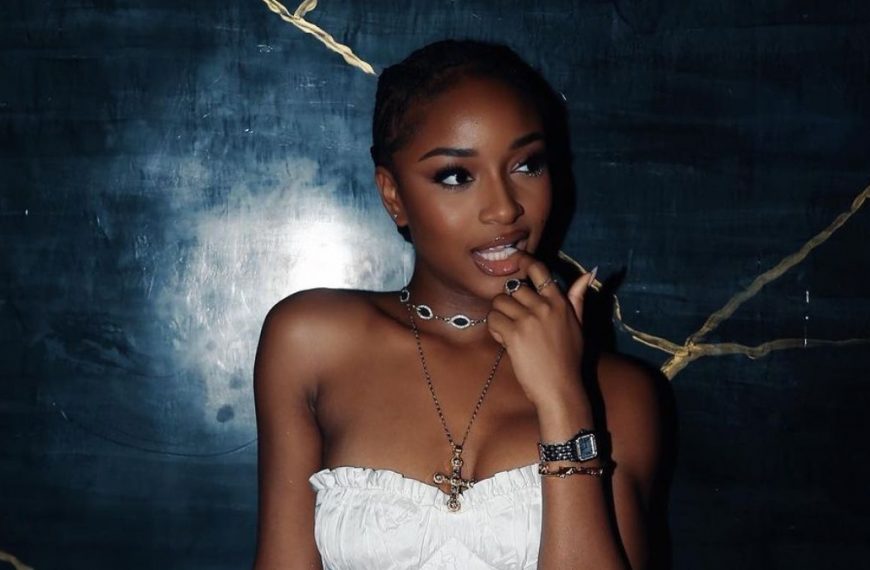 Ayra Starr - Commas Lyrics