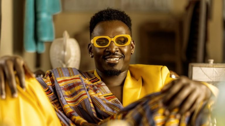 Okello Max Taya lyrics